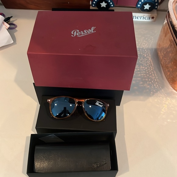 NWT Persol sunglasses - Picture 7 of 7